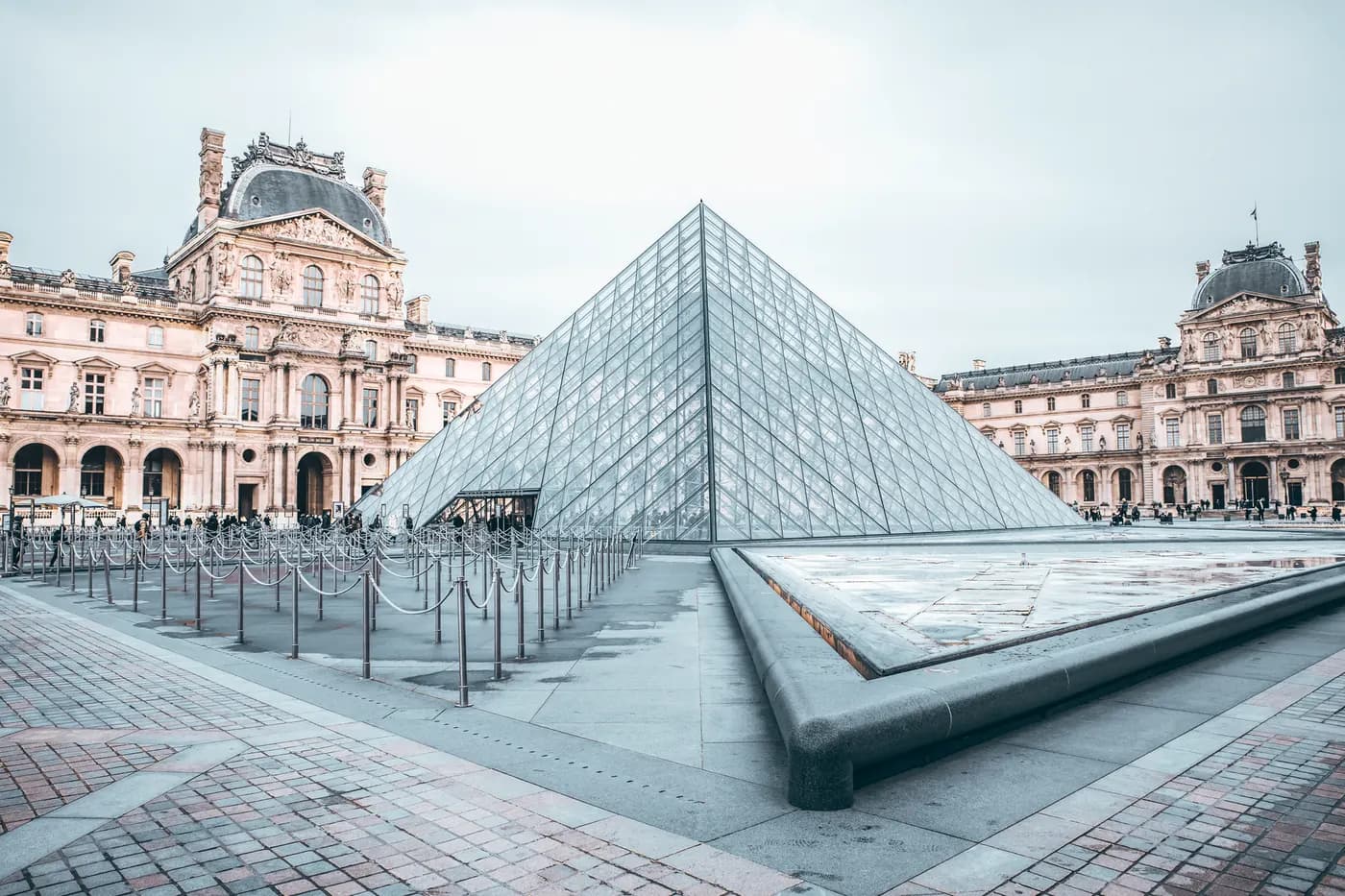 Private Louvre visit outside public hours