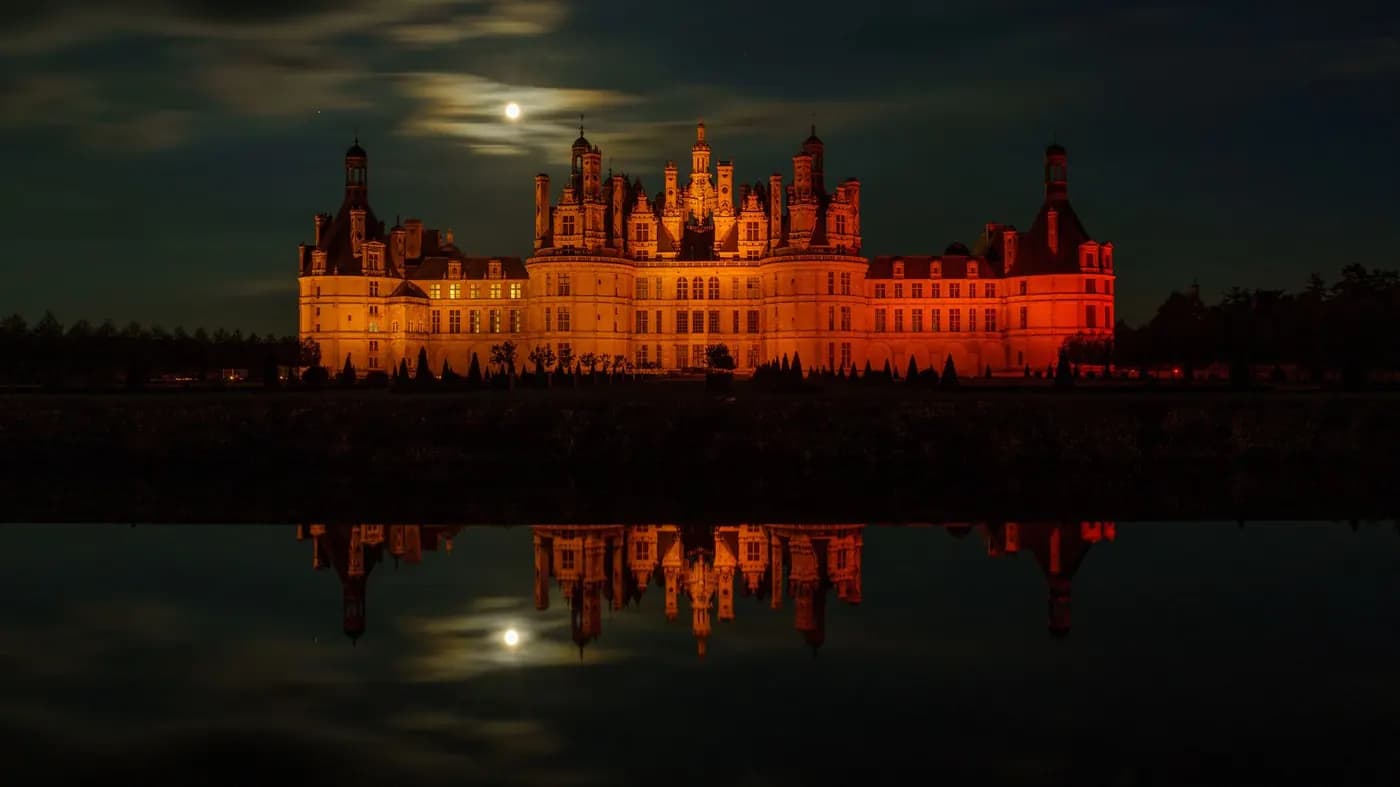 Hot-air balloon flight over Chambord