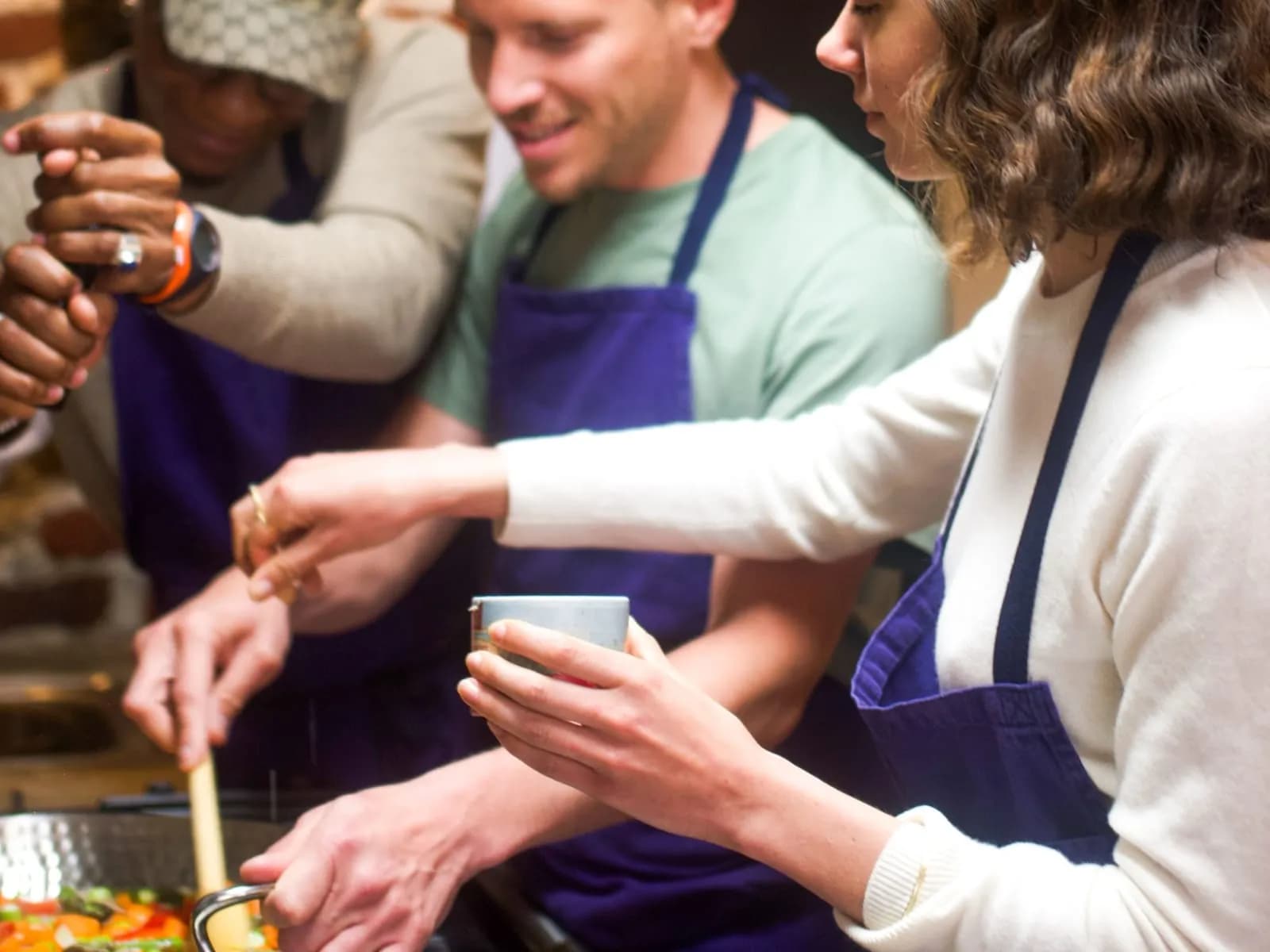 Cooking workshop team building in Paris 4th