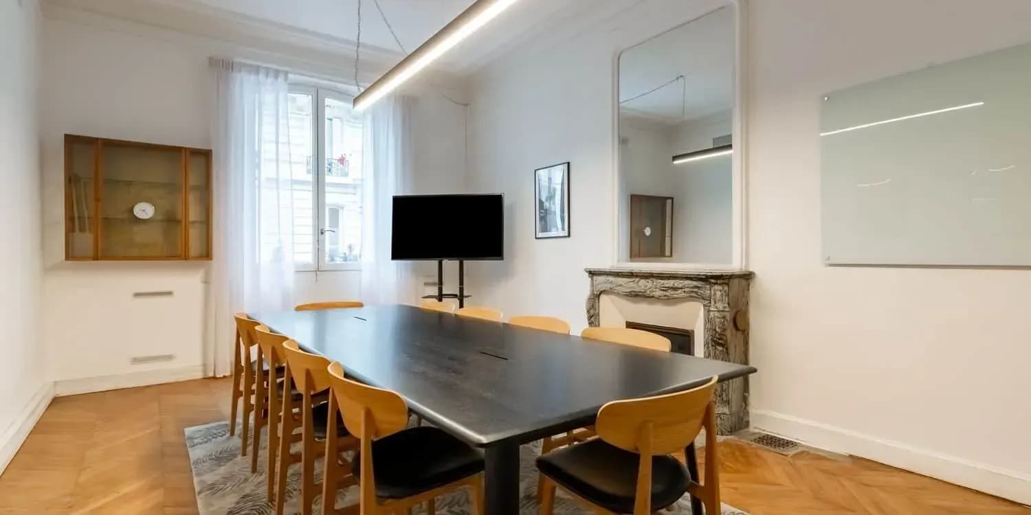 Haussmannian Venue With a Glass Roof, baroque event venue for corporate events in Paris 8e, up to 10 guests