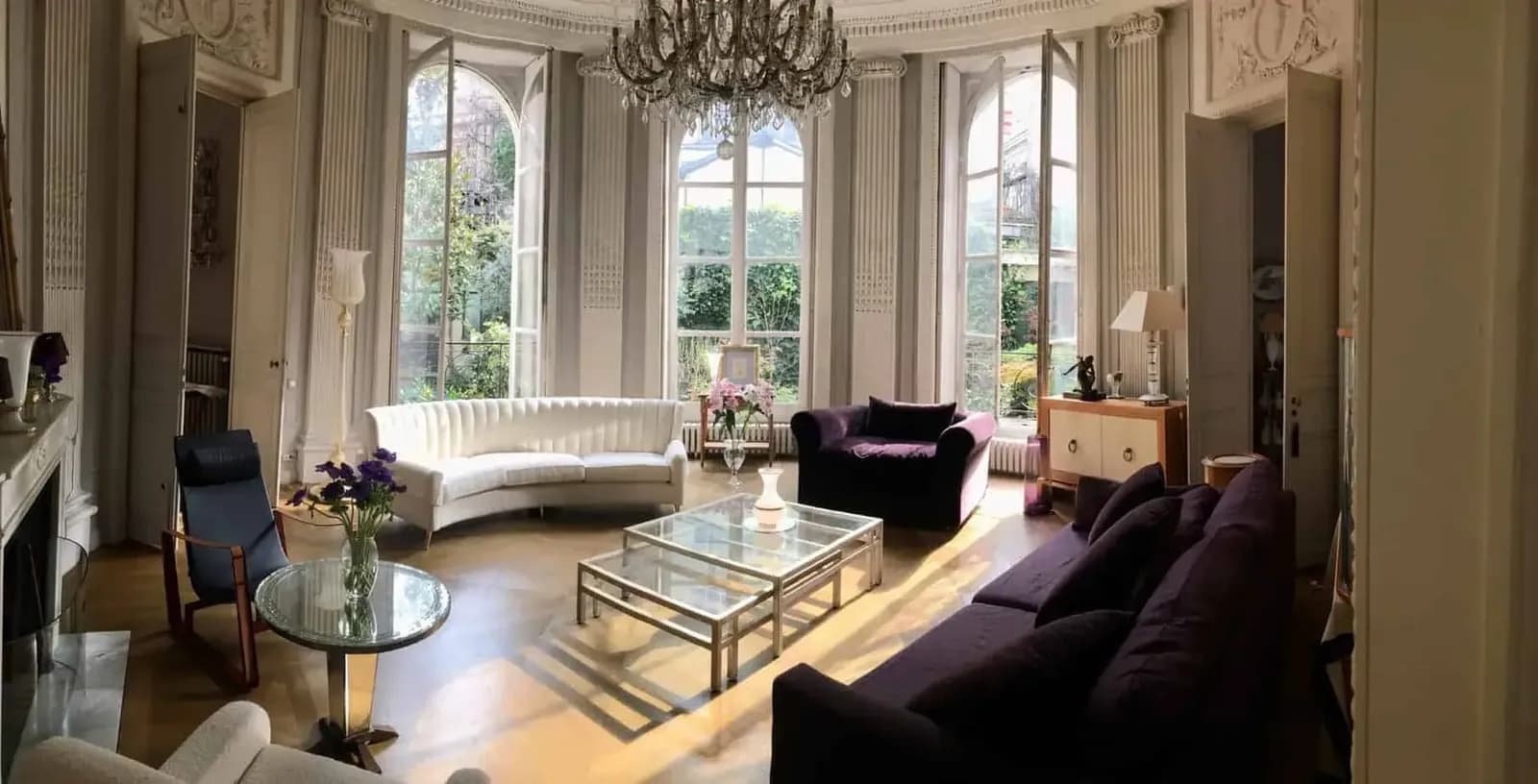 Neoclassical Mansion With Private Garden, baroque event venue for corporate events in Paris 10e, up to 50 guests