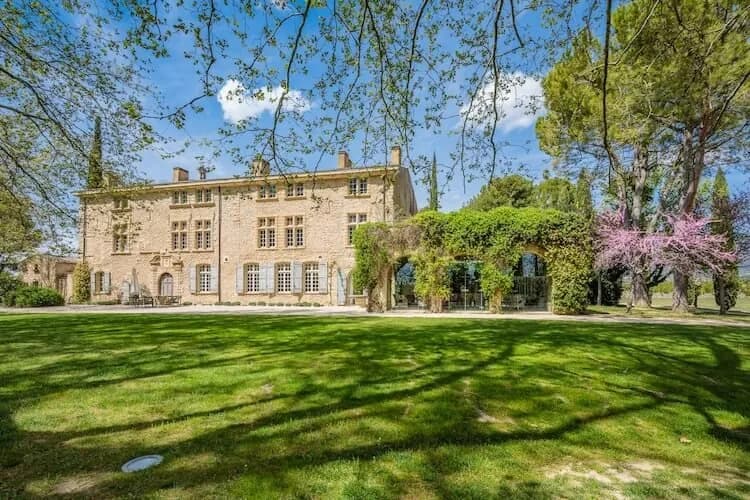 Exterior view of Villa des Oliviers, Provence, a private estate for groups in its grounds, Vaucluse, east of Avignon