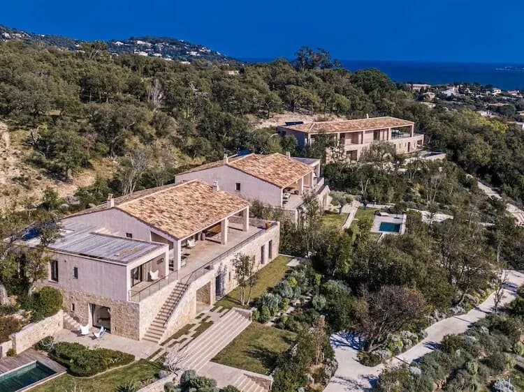 Exterior view of Villa des Pins Dorés, a private estate for groups in its grounds, Var, east of Toulon