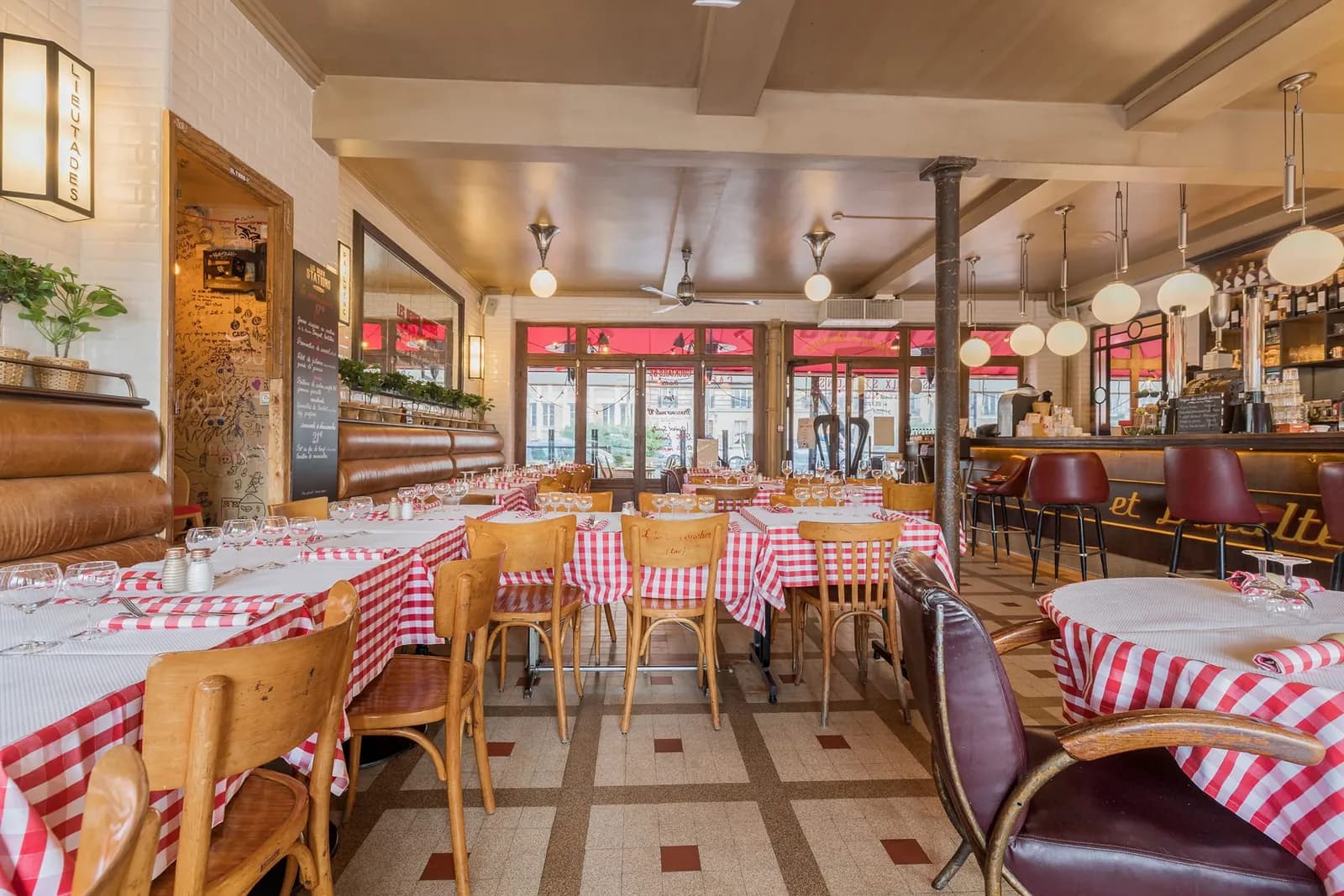 Les Deux Stations, group dining and private event venue in Paris 16e, Paris