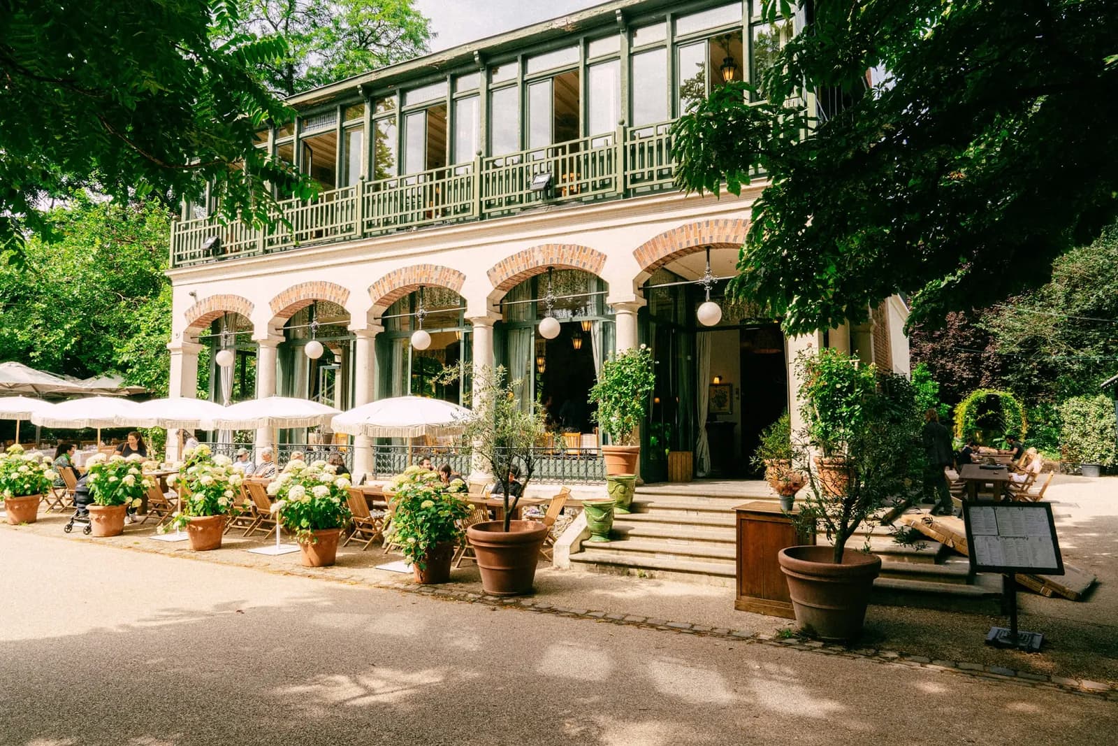 Ora FarmHouse au Pavillon du Lac, group dining and private event venue in Paris 19e, Paris