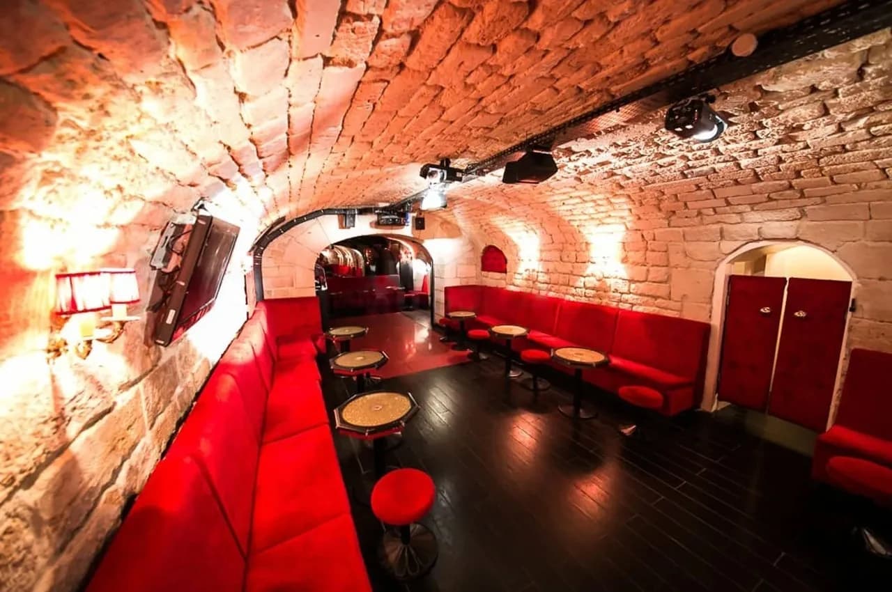 Lieu Secret, unconventional event venue for corporate events in Paris 5, up to 150 guests