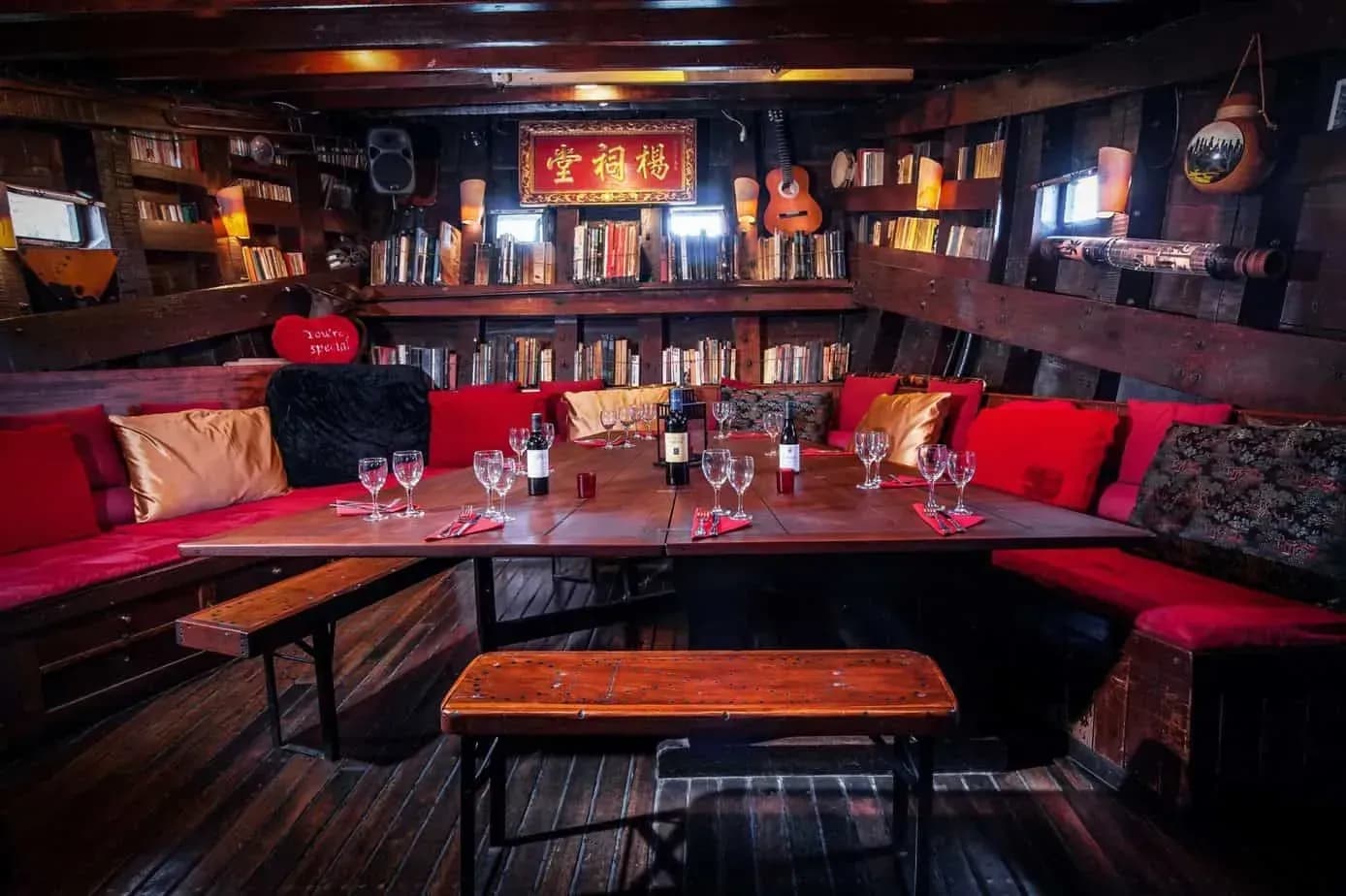 Nautical library barge on the Seine, Paris 13e, main room view