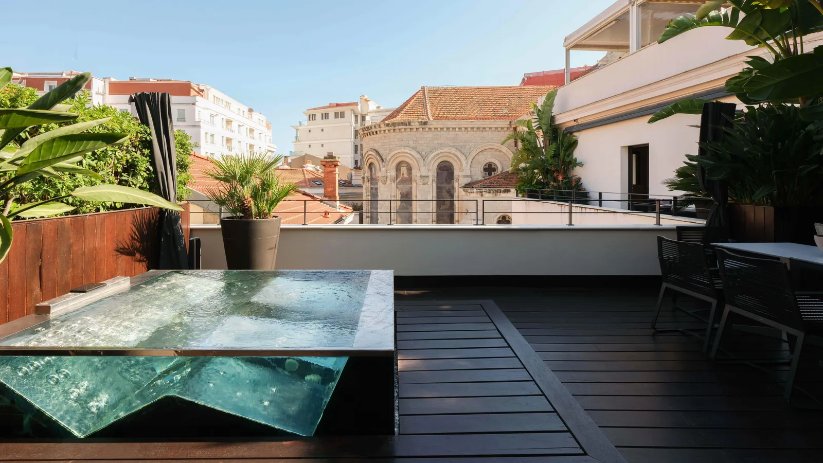 Rooftop terrace with plunge pool and loungers at Five Seas Hotel Cannes, rue Notre-Dame