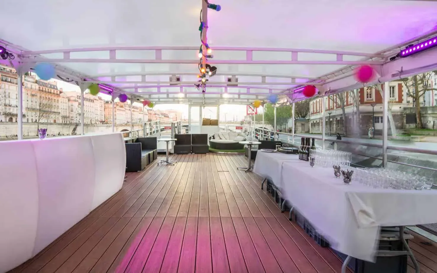 Art Deco Boat, Quai de la Tournelle: reception and seminar venue in Paris 5e