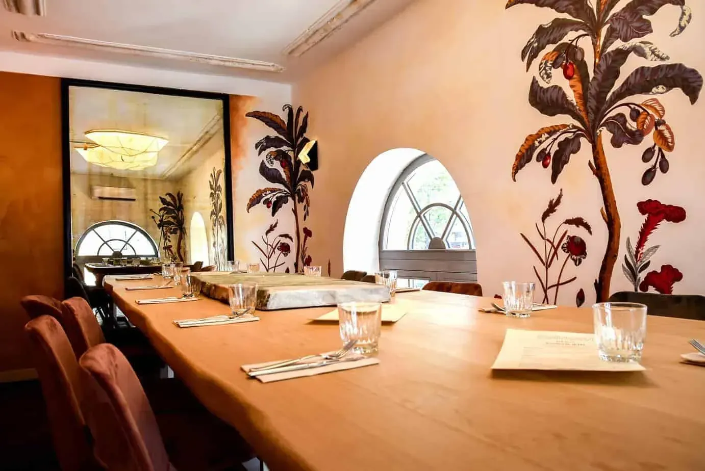 Botanical Murals Boardroom, Paris 14e: interior and atmosphere, Paris 14e