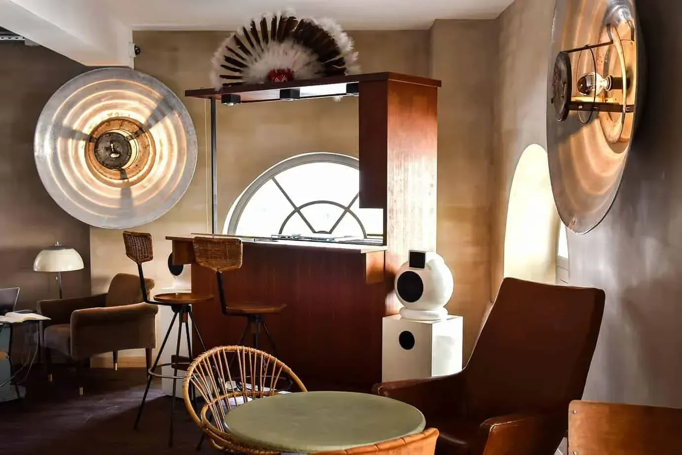 Historic Brick Building, Paris 14e, main room view