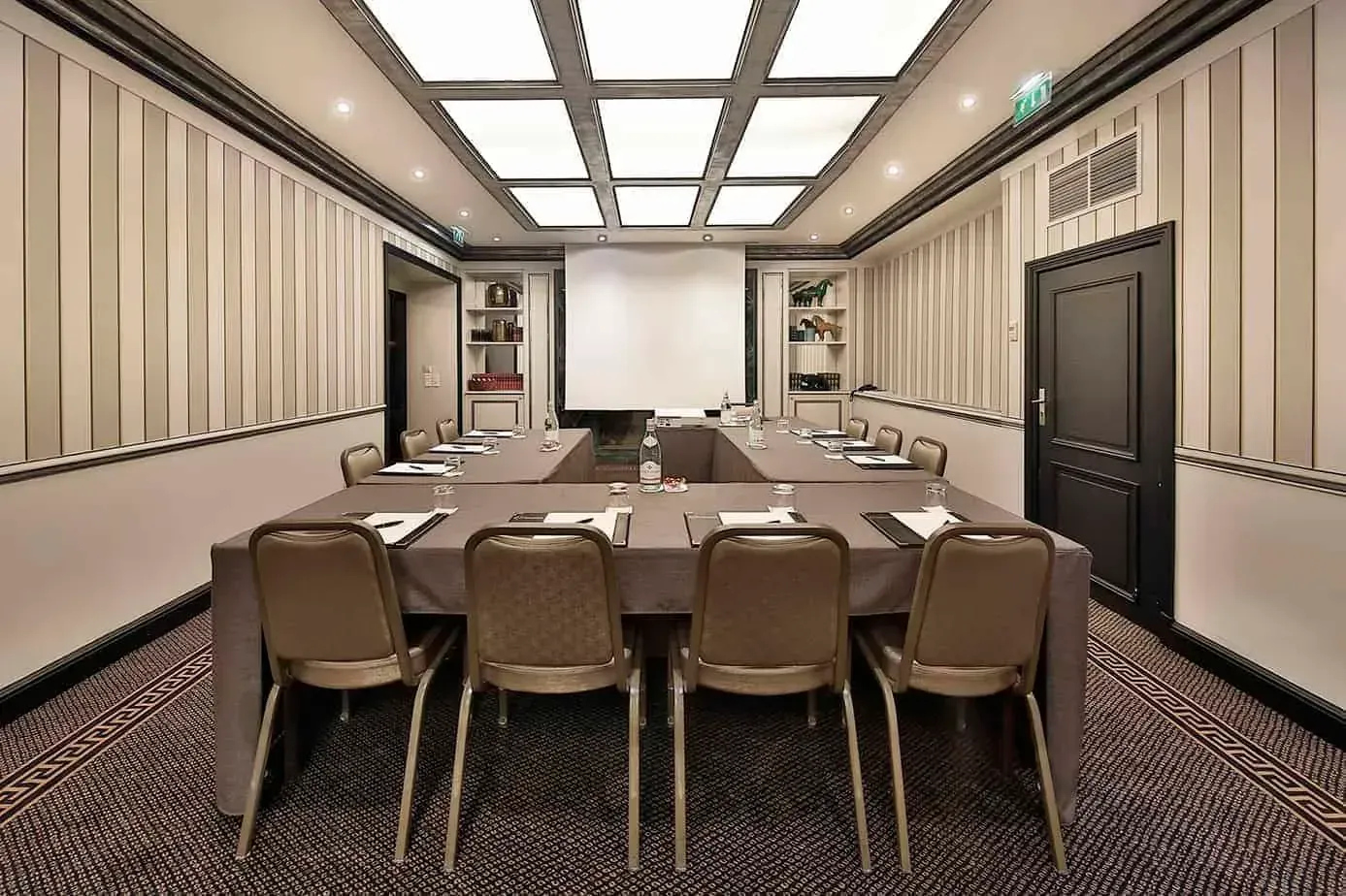 Art Deco boardroom with striped walls, Paris 8e