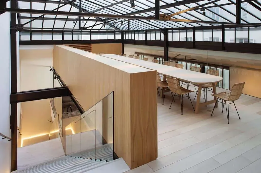 Glass-Roof Hall, Rue des Acacias: interior and atmosphere, Paris 17e