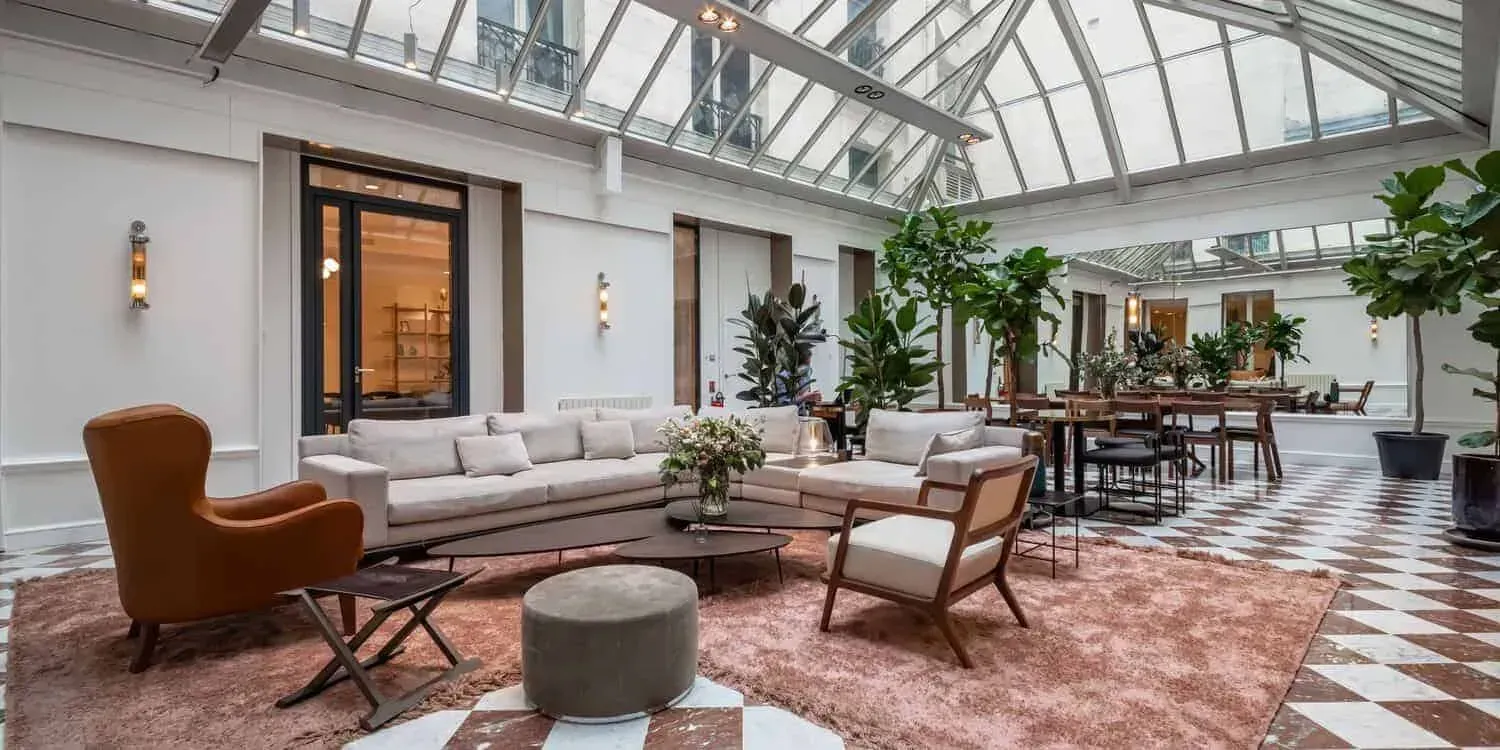 Haussmannian Venue With a Glass Roof: interior and atmosphere, Paris 8e