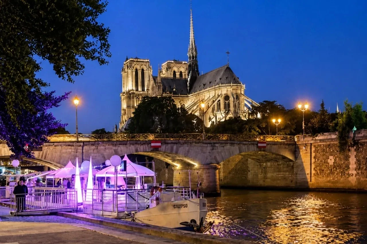 La Péniche Notre Dame de Paris: reception and seminar venue in Paris 5