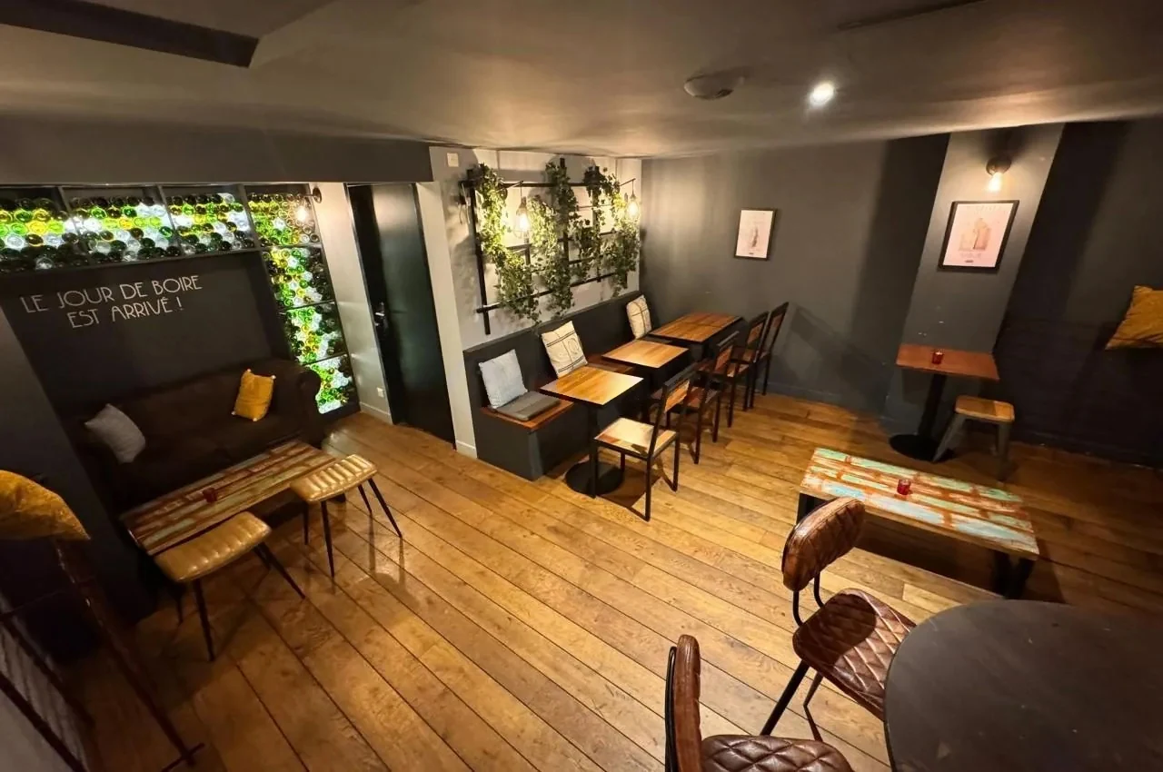 Le 17.45 Paris Ramey: interior and atmosphere, Paris 18e