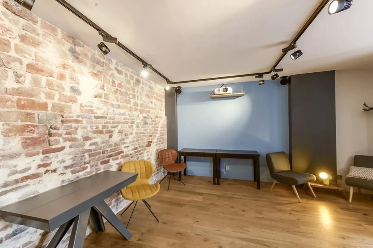 Les Rendez-vous: interior and atmosphere, Paris 11e