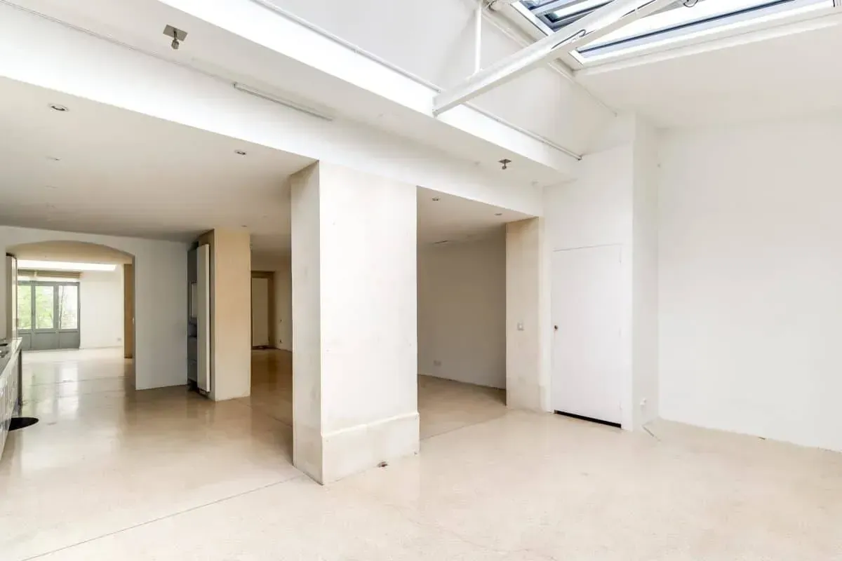 Loft à verrière et cour privée, Marais, Paris: interior and atmosphere, Marais, Paris