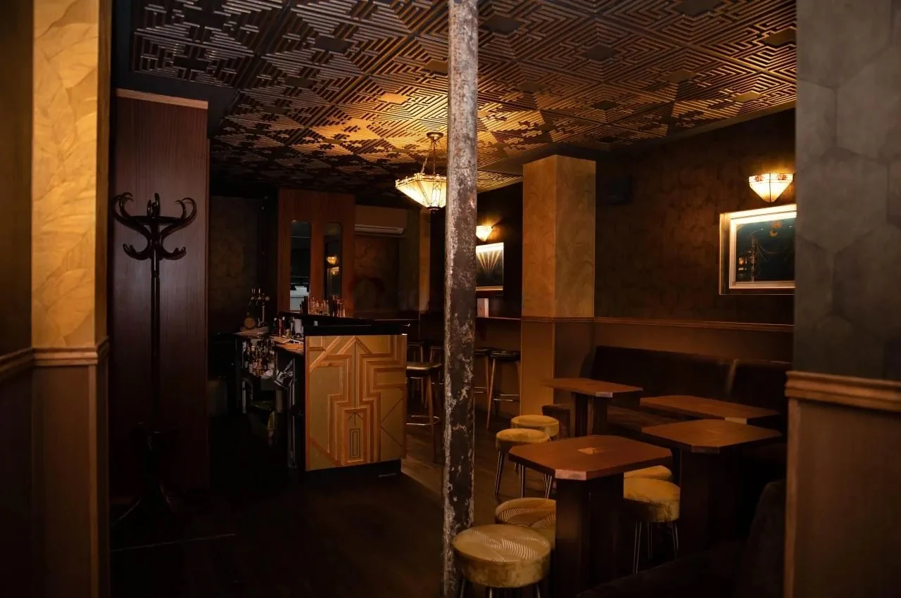Mobster Bar: interior and atmosphere, Paris 11e