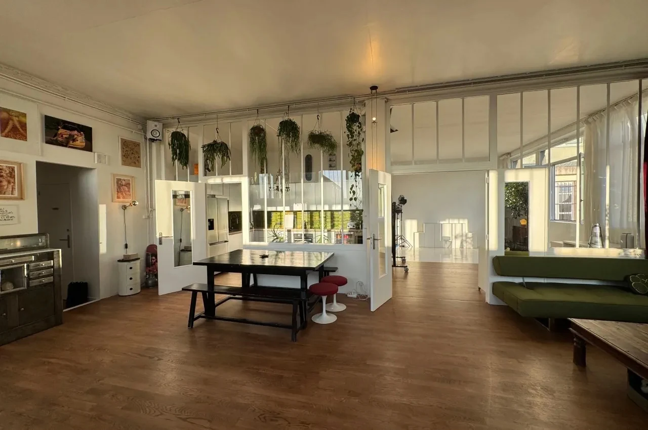 Oze: interior and atmosphere, Paris 20
