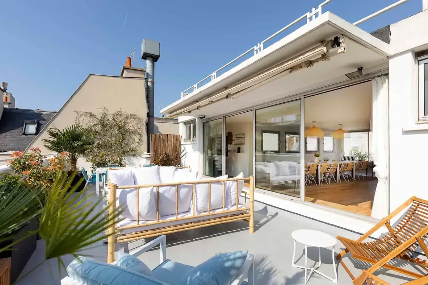 Panoramic Rooftop, Rue d'Artois: interior and atmosphere, Paris 8e