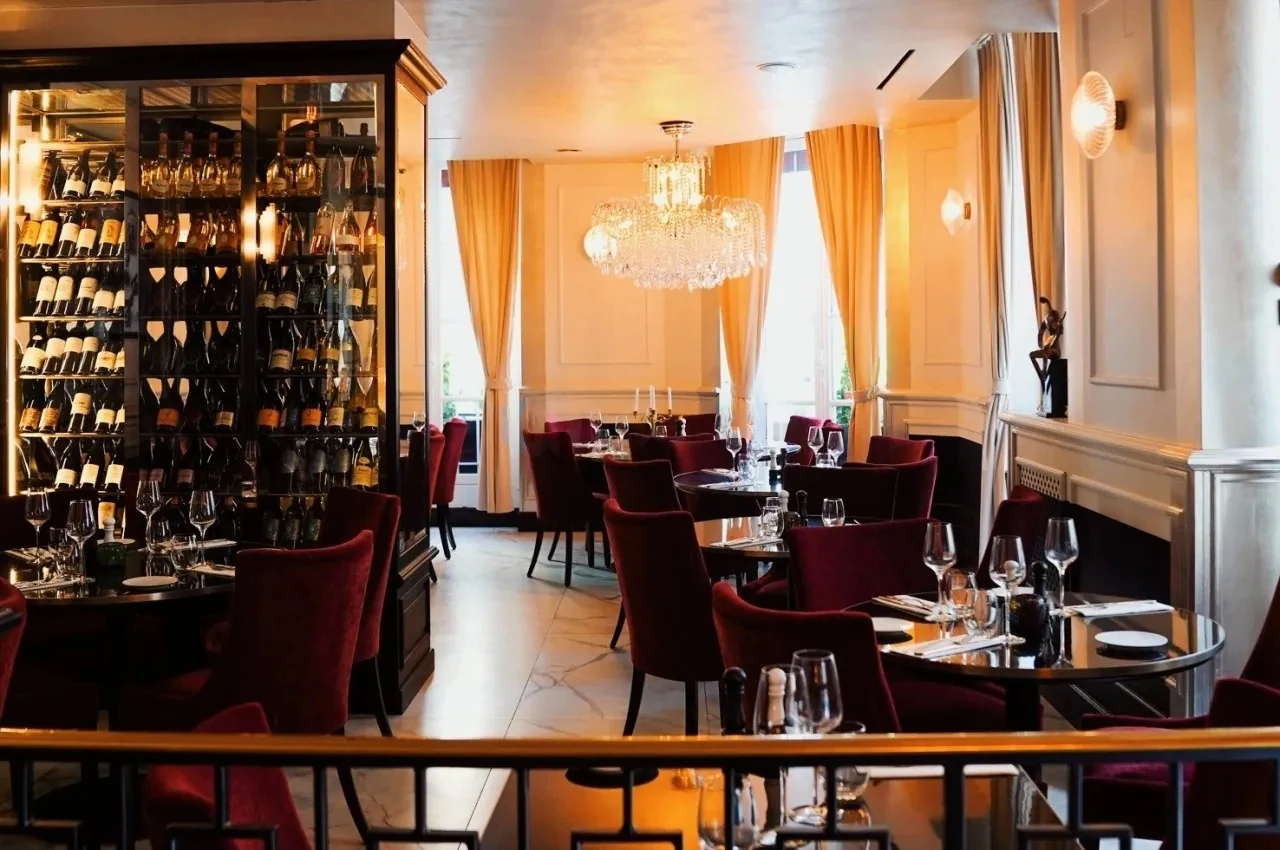 Tchello: interior and atmosphere, Paris 8e